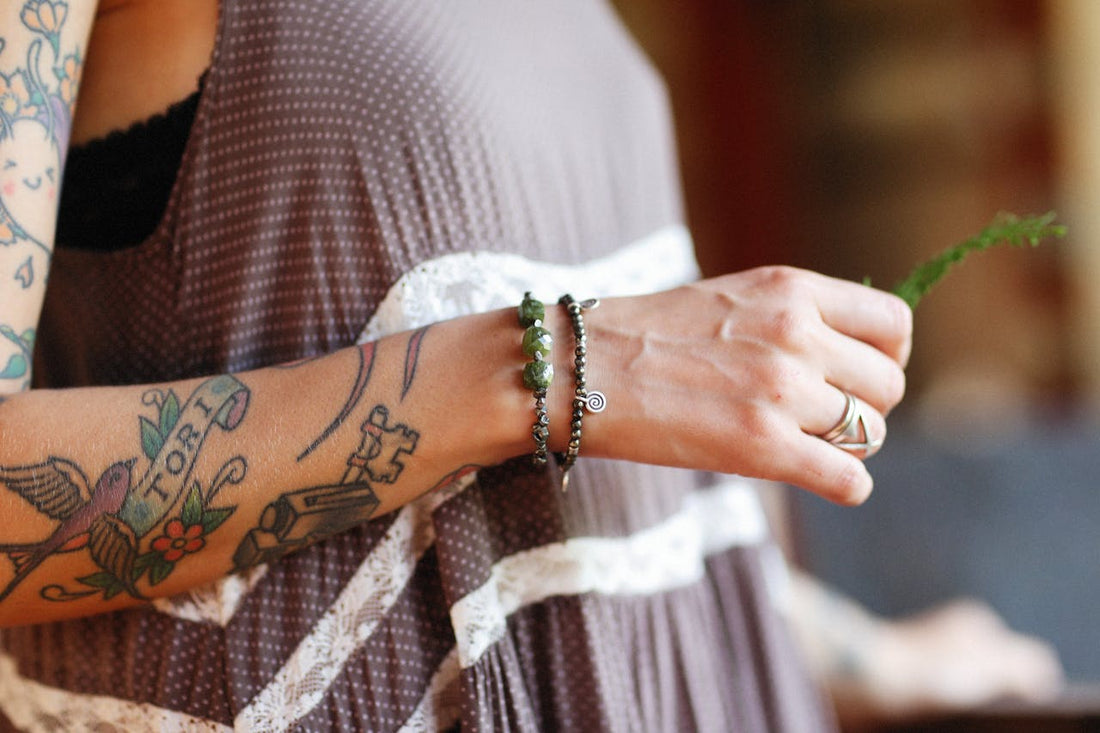 Which Hand Should a Pyrite Bracelet Go On for Women?